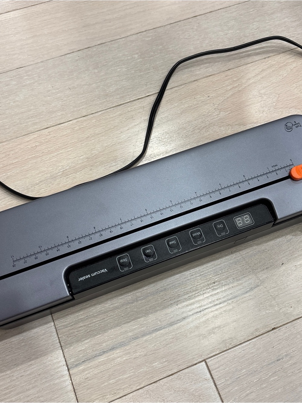 SV301E 108W Vacuum Sealer Silver Electric Automatic Food Sealer Unit 110-120V